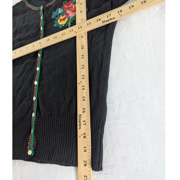 VTG Y2K Lucky Brand Black Embroidered Floral Button Up Cardigan Sweater Womens M - Picture 7 of 7